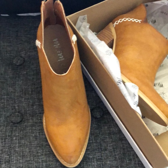 Booties brand new size 6.5 - Picture 3 of 4